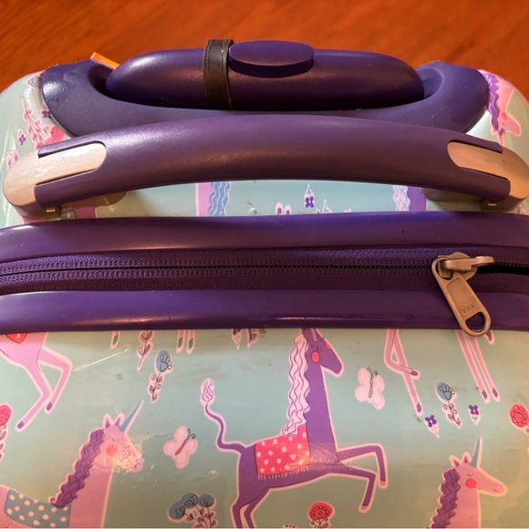 Pottery Barn Mckenzie Hard-Sided Spinner Luggage (Small) - Picture 9 of 15